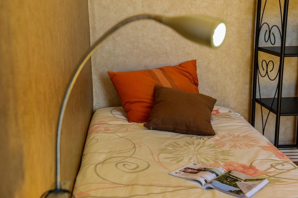 Le Castel De Larralde Hotel Assat Buitenkant foto