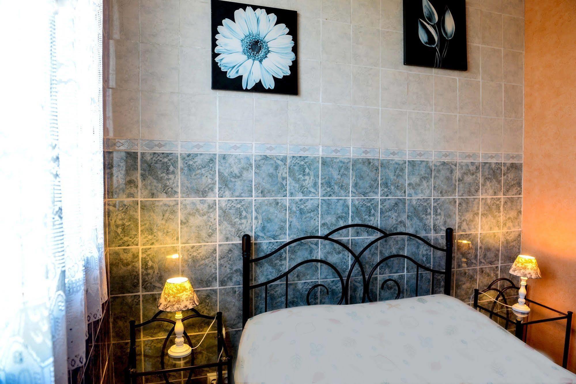 Le Castel De Larralde Hotel Assat Buitenkant foto